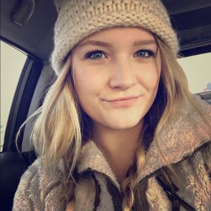 Meet your Posher, Abby